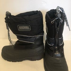 Khombu winter boots size 1 boys or girls. Black and dark grey. Warm